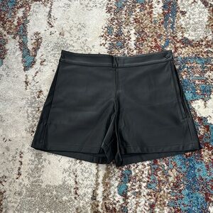 NWOT EVERBELLUS Vegan Leather Shorts, Size Large